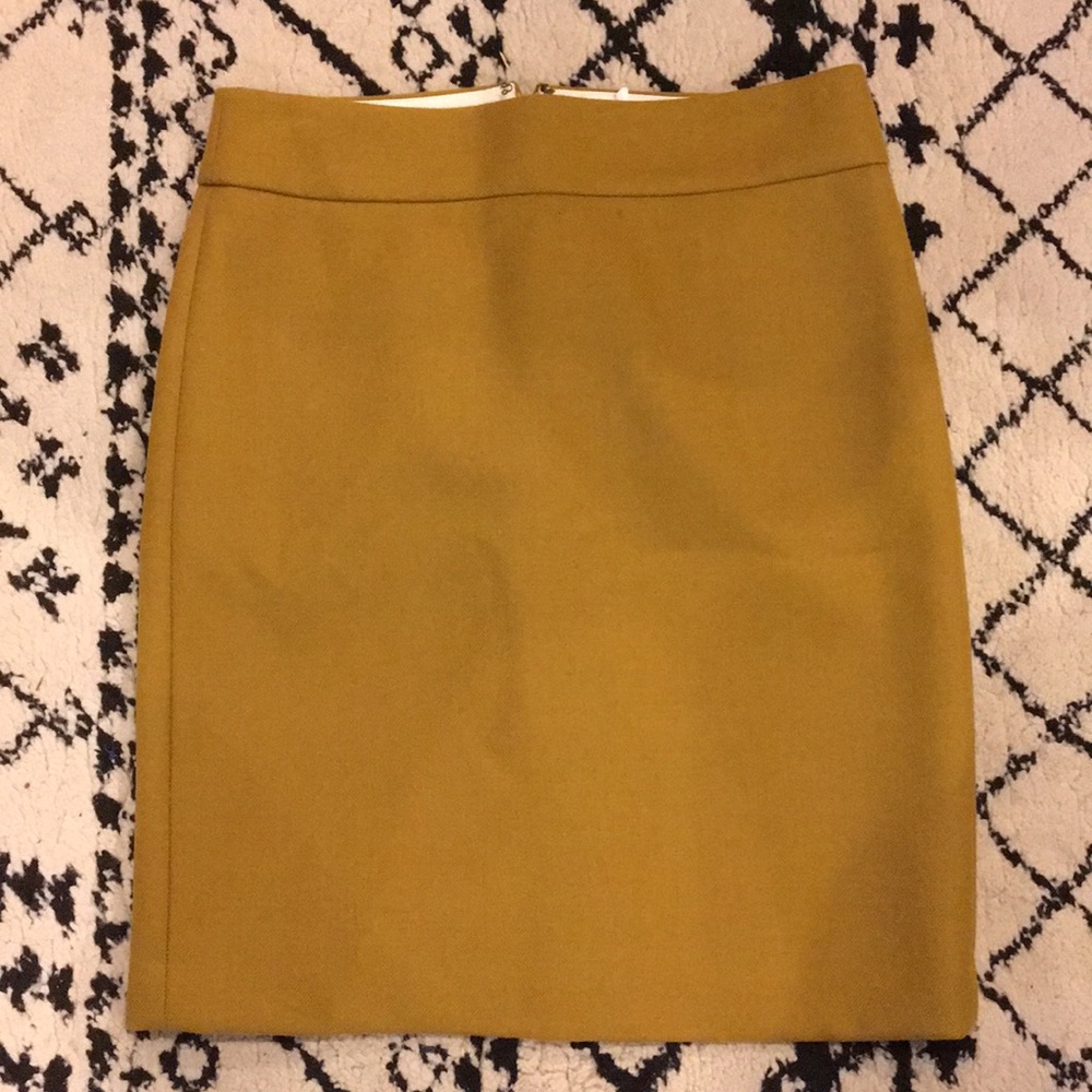 Jcrew- size 4 -wool pencil skirt